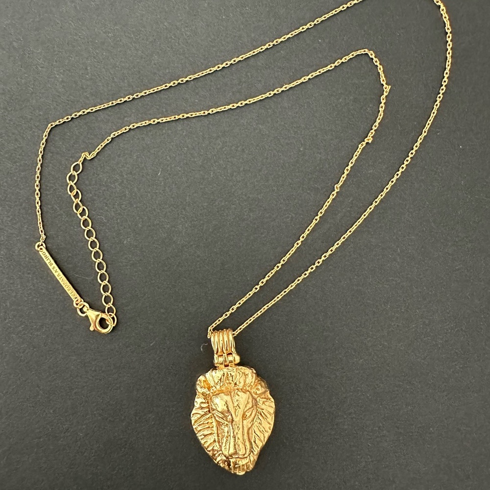 Cleopatra’s Bling - Lion pendant - 18K GOLD PLATED never worn - Picture 4 of 10